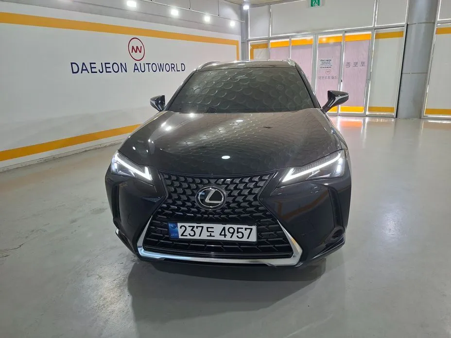 Lexus UX — фото 2