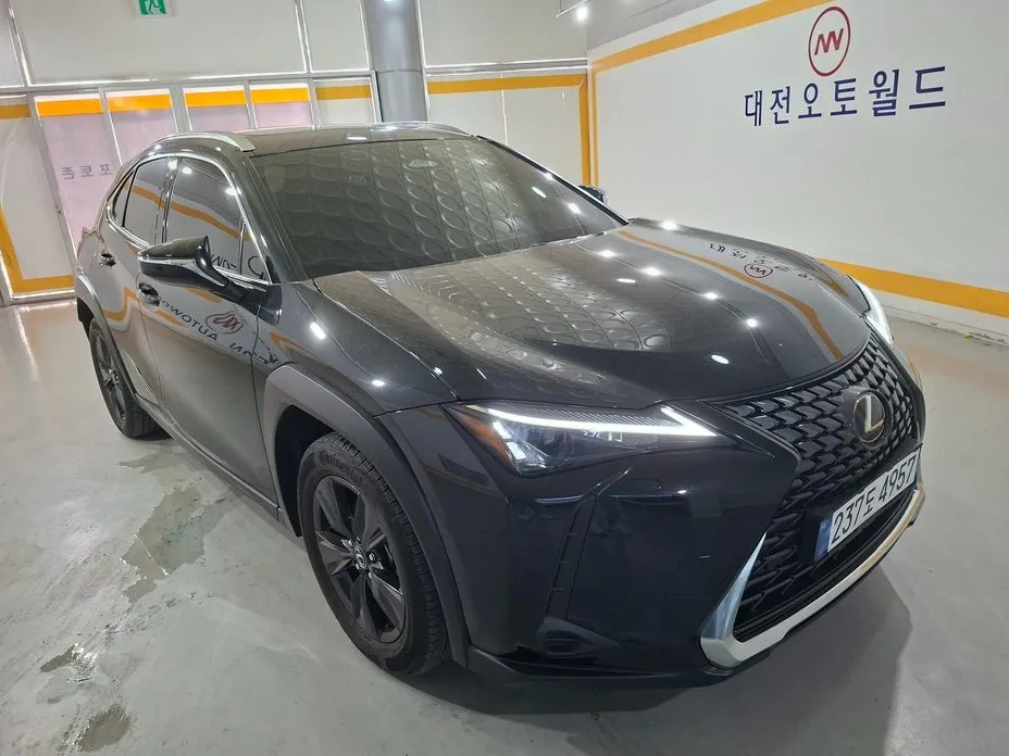 Lexus UX — фото 4