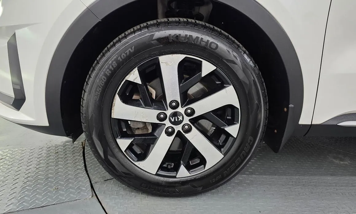 Kia Sorento — фото 4