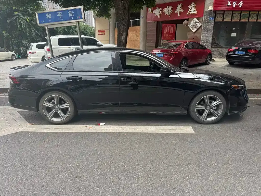Honda Accord — фото 8