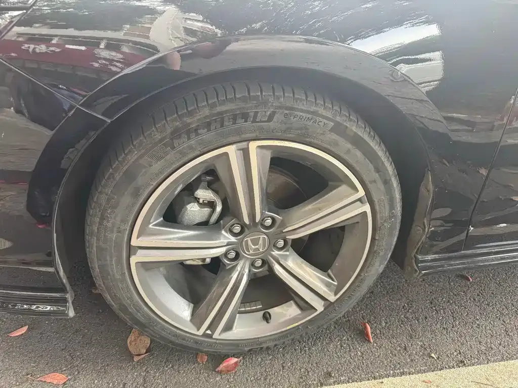 Honda Accord — фото 9