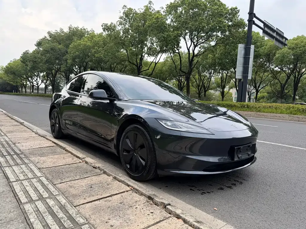 Tesla Model 3 — фото 6