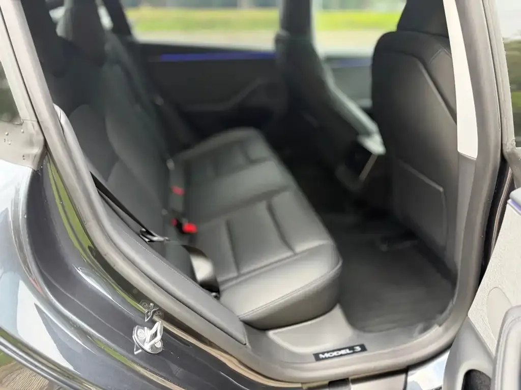 Tesla Model 3 — фото 3