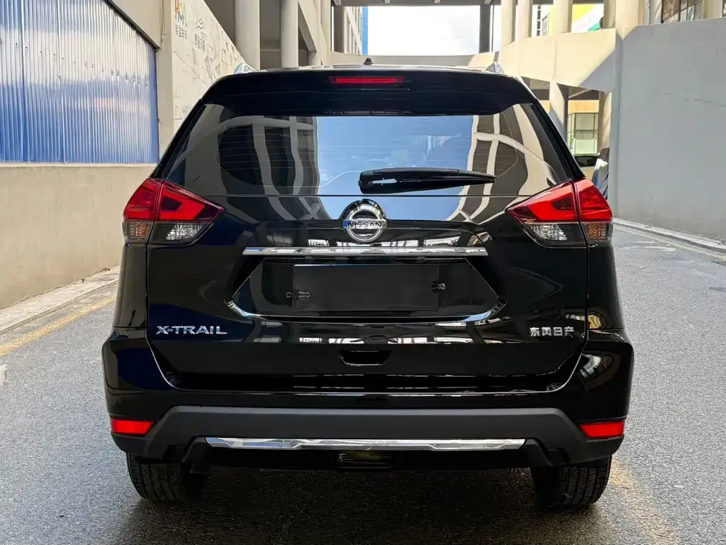 Nissan X-Trail — фото 10