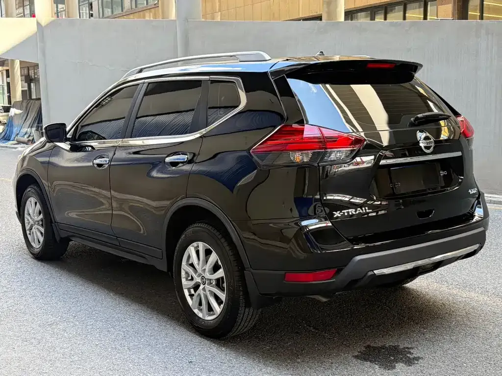 Nissan X-Trail — фото 9
