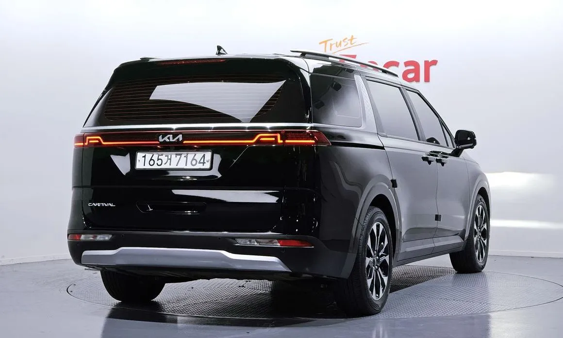 Kia Carnival — фото 10