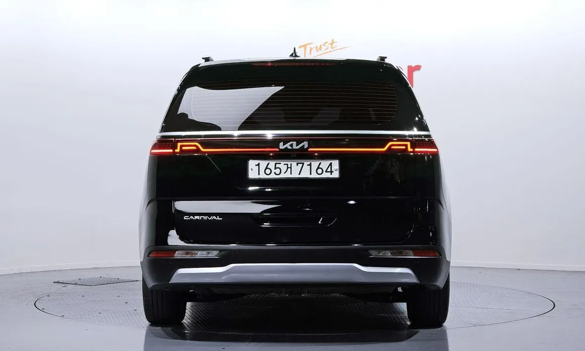 Kia Carnival — фото 4