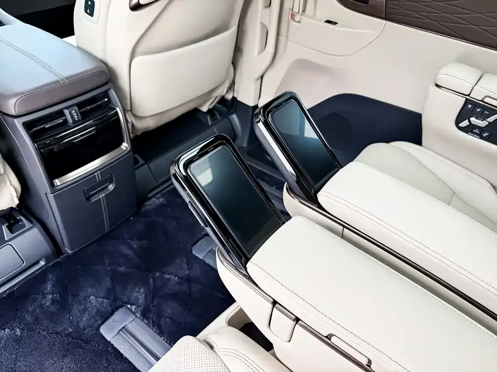 Toyota Vellfire — фото 8