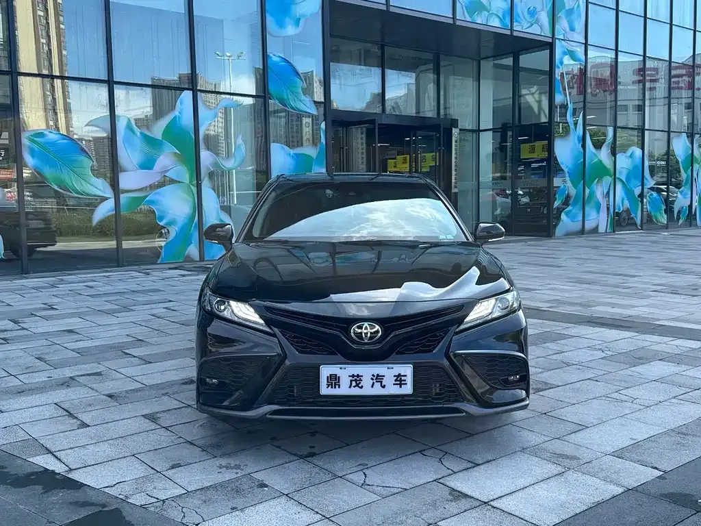 Toyota Camry — фото 10