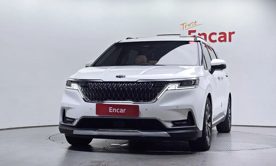 Kia Carnival — фото 10