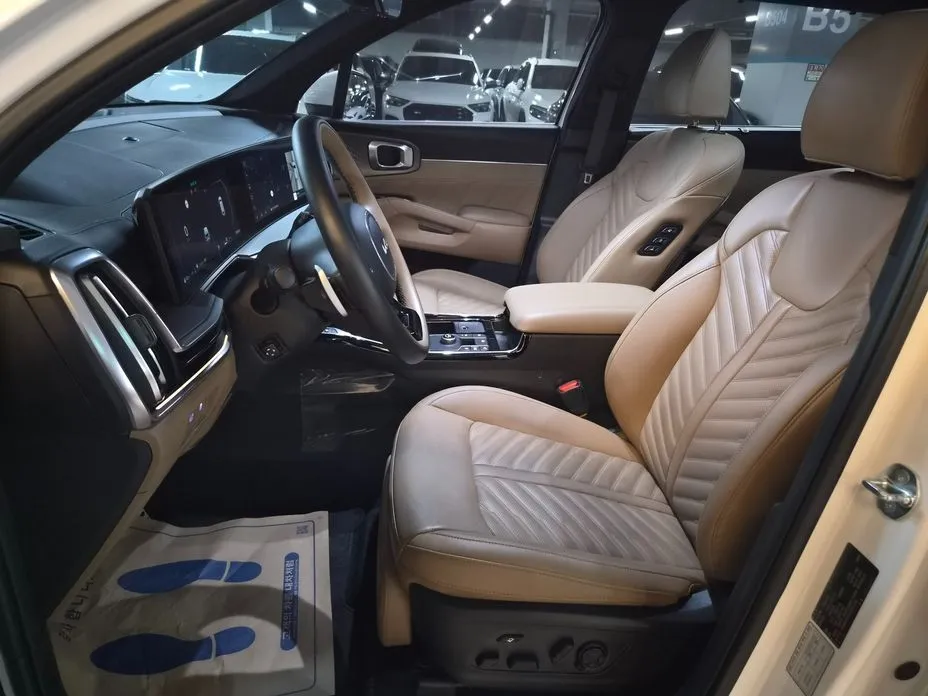 Kia Sorento — фото 10