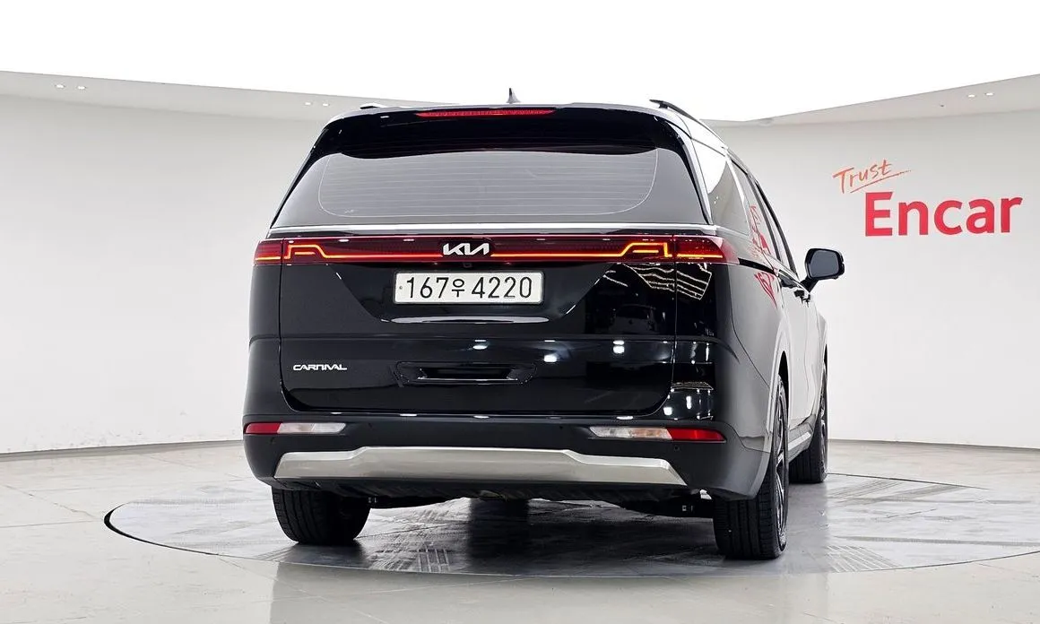 Kia Carnival — фото 4