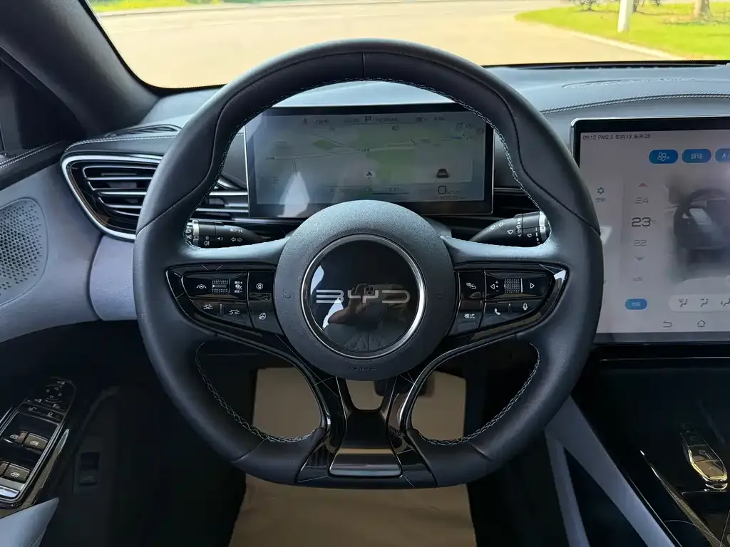 BYD Seal — фото 2