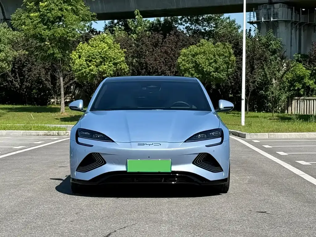 BYD Seal — фото 9