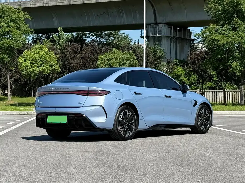 BYD Seal — фото 10