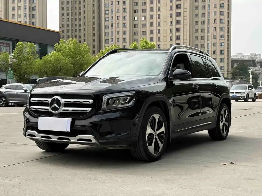 Mercedes-Benz GLB — фото 1