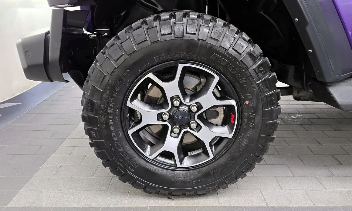 Jeep Wrangler — фото 10
