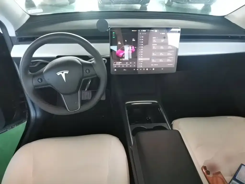 Tesla Model Y — фото 8