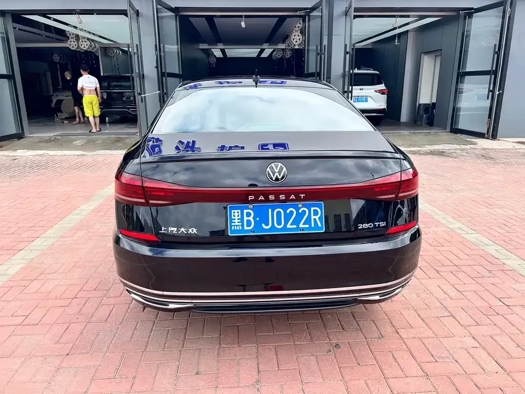 Volkswagen Passat — фото 6