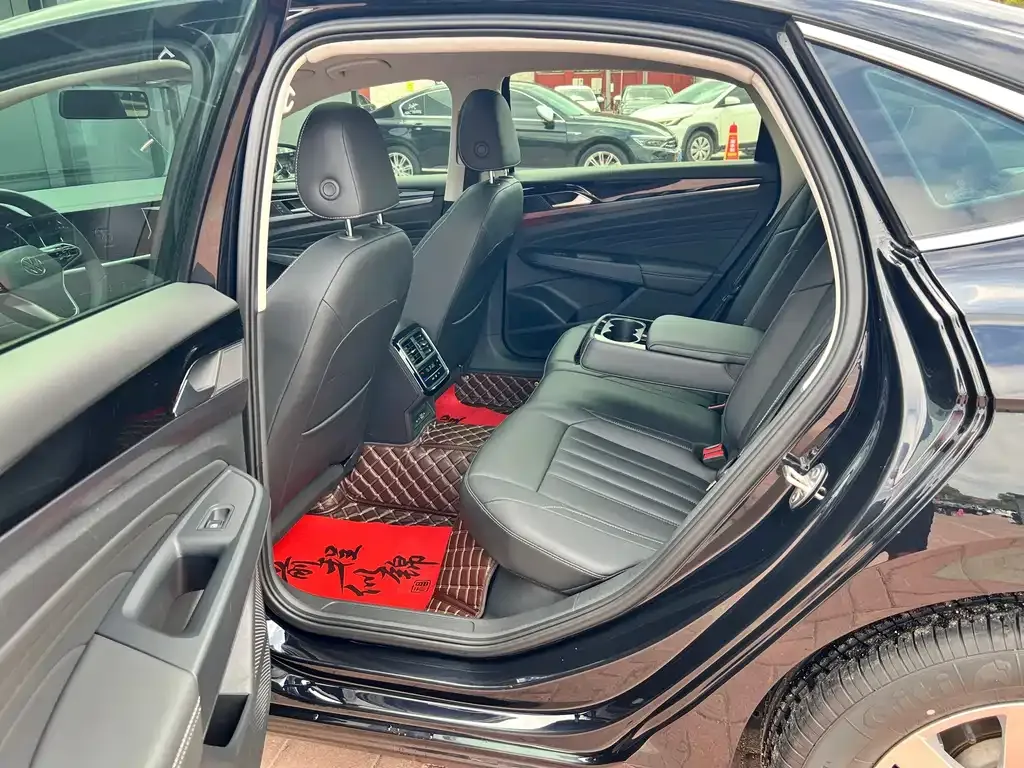 Volkswagen Passat — фото 7