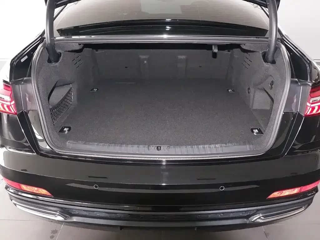 Audi A6L New Energy — фото 10