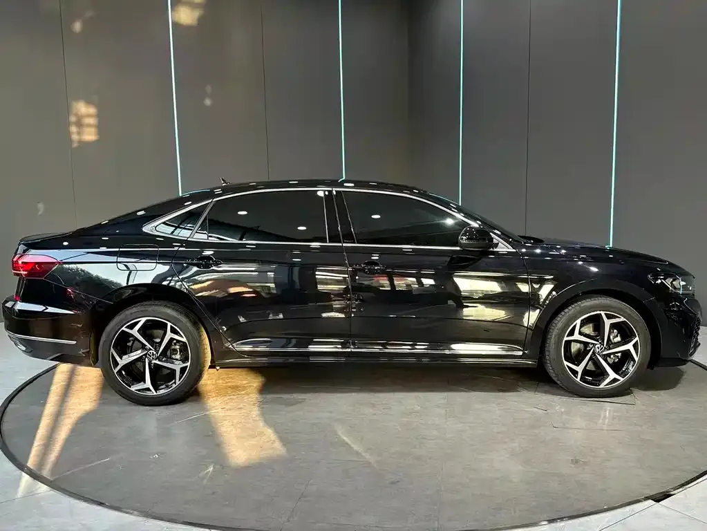 Volkswagen Passat — фото 6