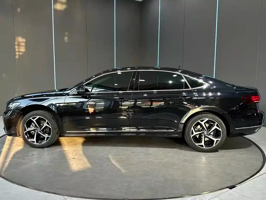 Volkswagen Passat — фото 7