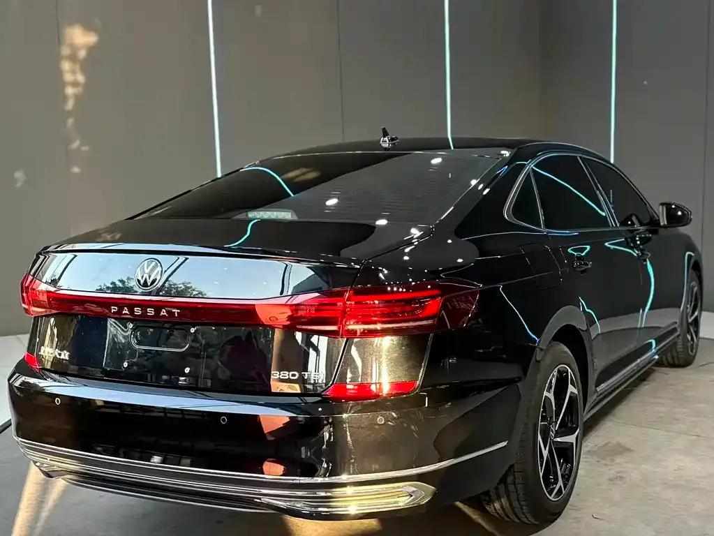 Volkswagen Passat — фото 9