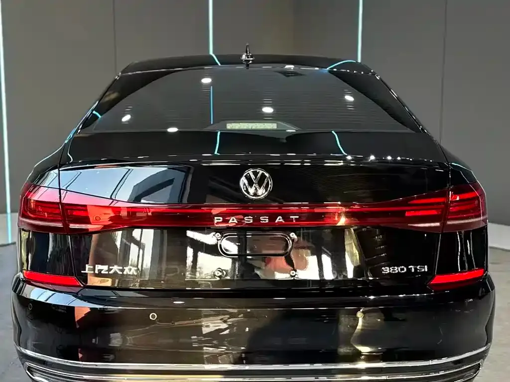 Volkswagen Passat — фото 8