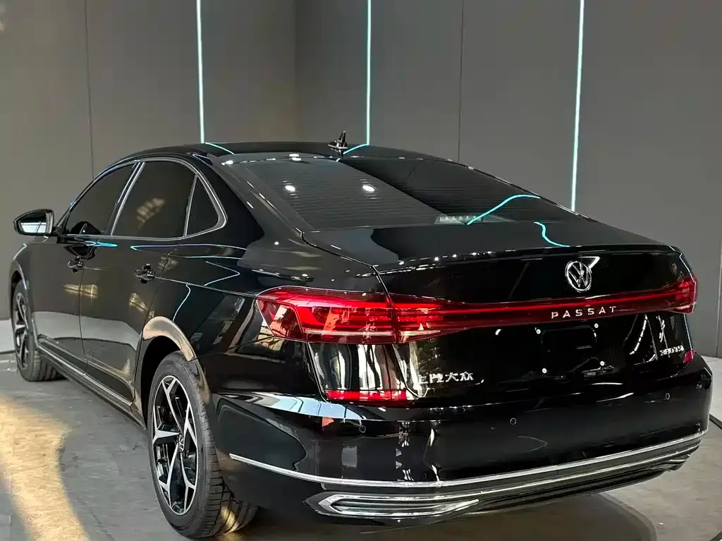 Volkswagen Passat — фото 5