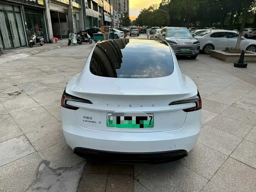 Tesla Model 3 — фото 6