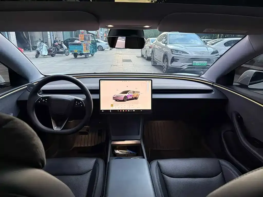 Tesla Model 3 — фото 4