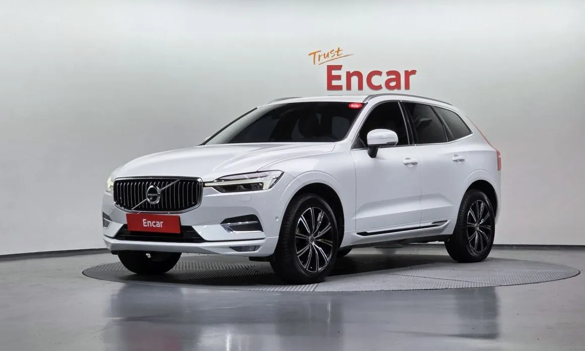 Volvo XC60 — фото 1