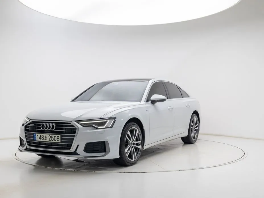 Audi A6 — фото 1