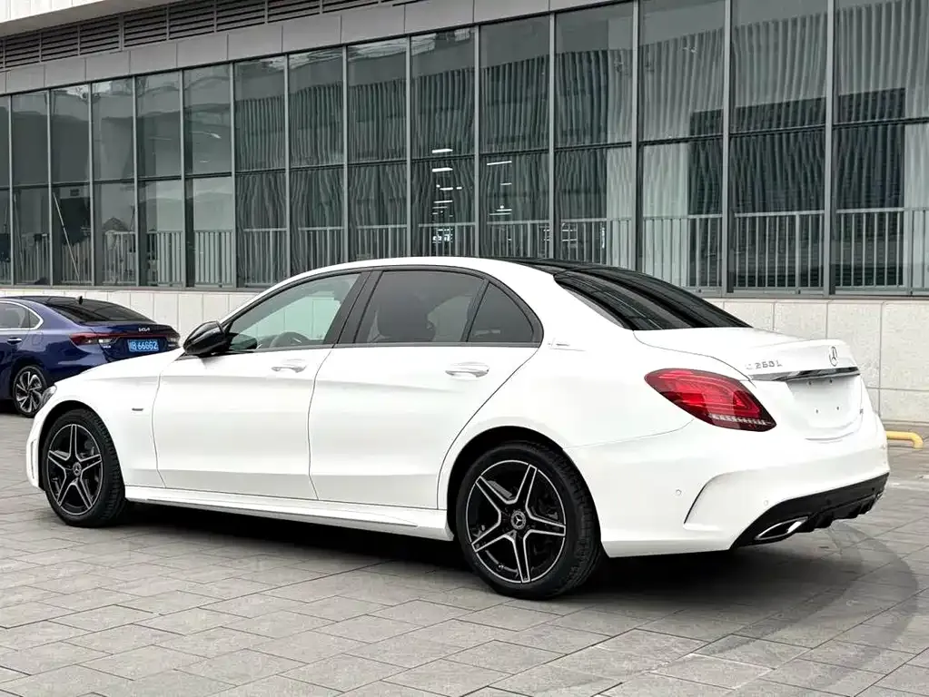 Mercedes-Benz C-Class — фото 9
