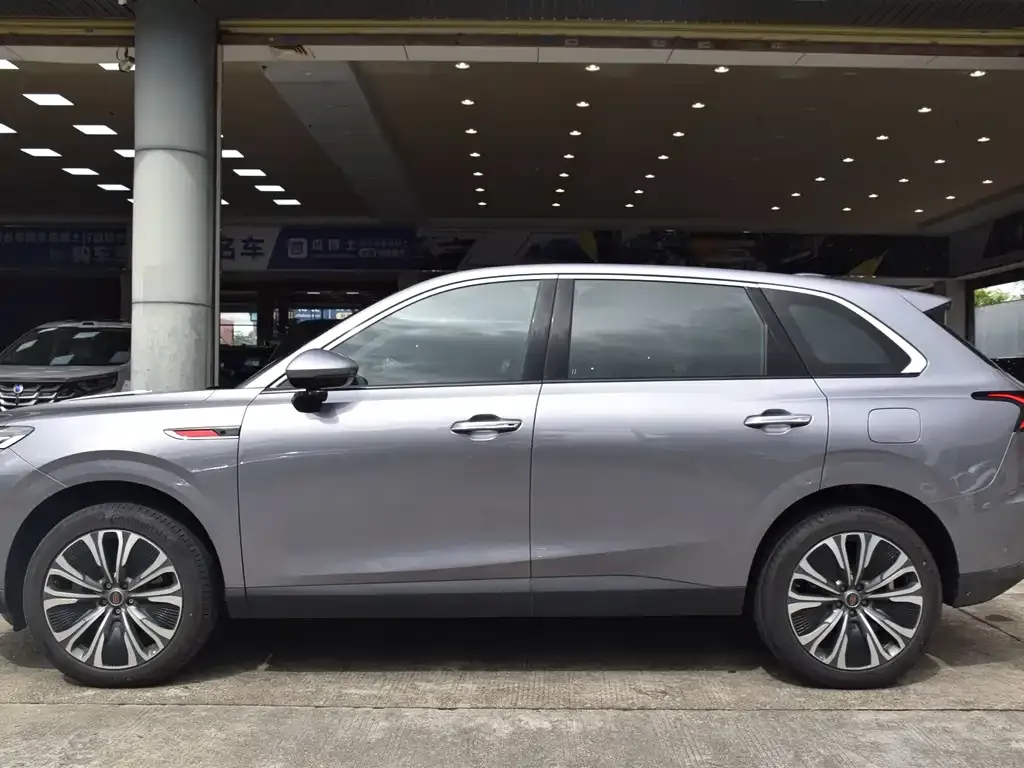 Hongqi HS6 PHEV — фото 4