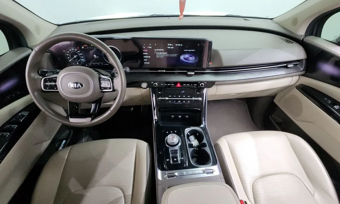 Kia Carnival — фото 4