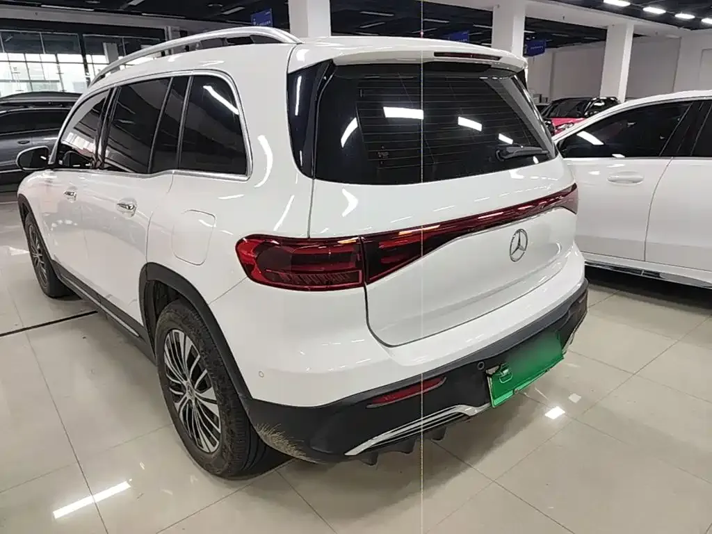 Mercedes-Benz EQB — фото 10