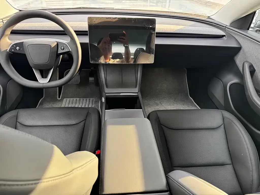Tesla Model 3 — фото 2
