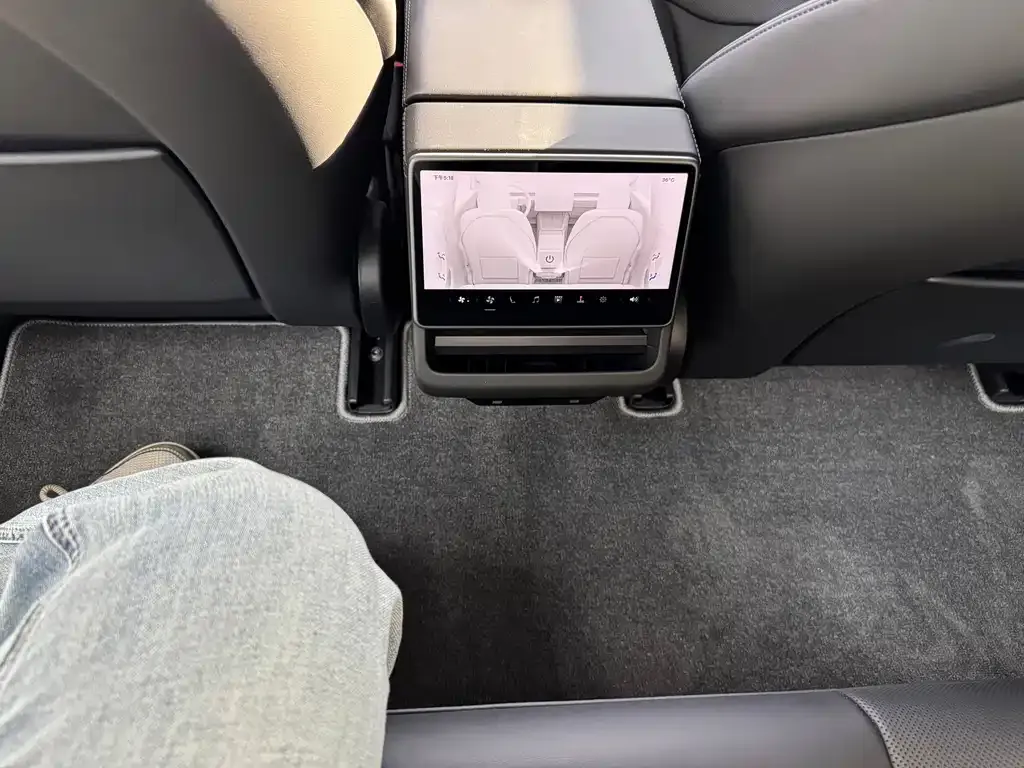 Tesla Model 3 — фото 3