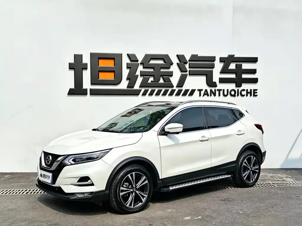 Nissan Qashqai — фото 1