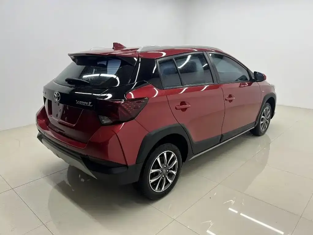 Toyota Yaris L — фото 9