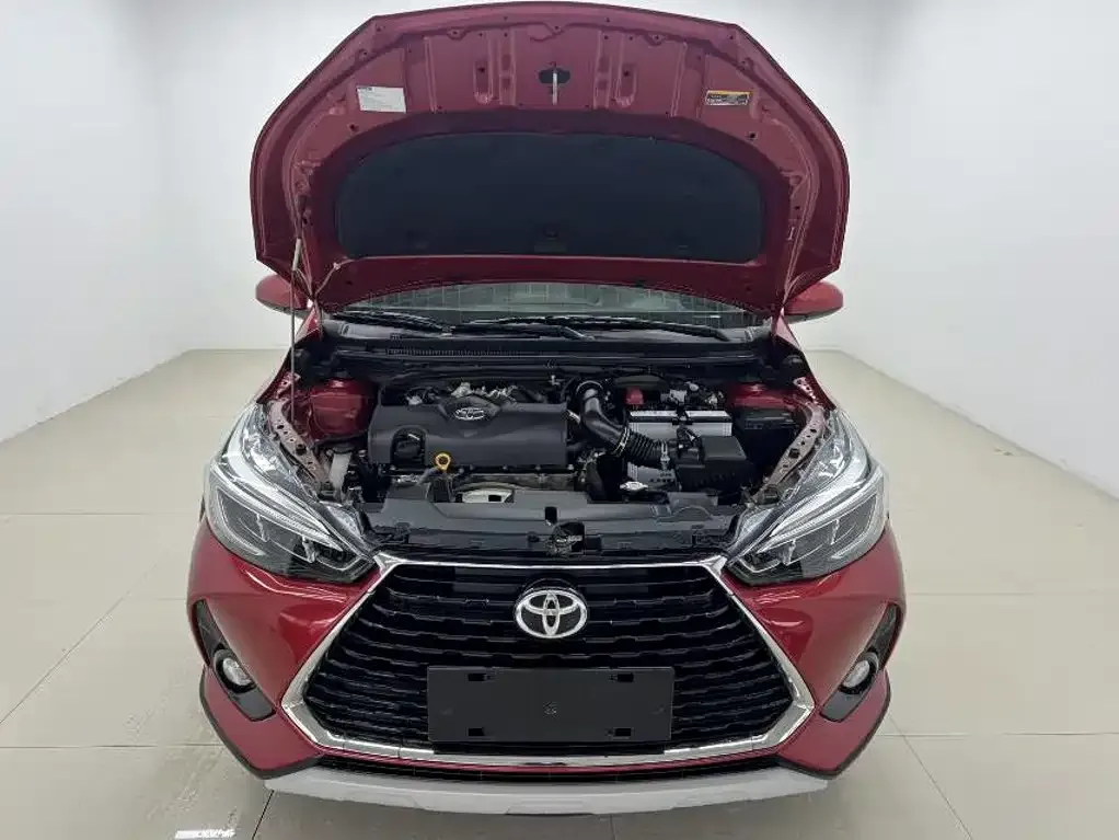 Toyota Yaris L — фото 4