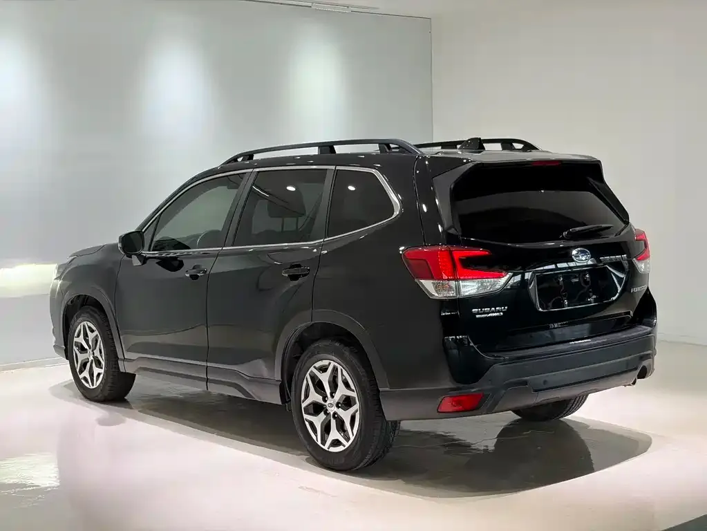 Subaru Forester — фото 7
