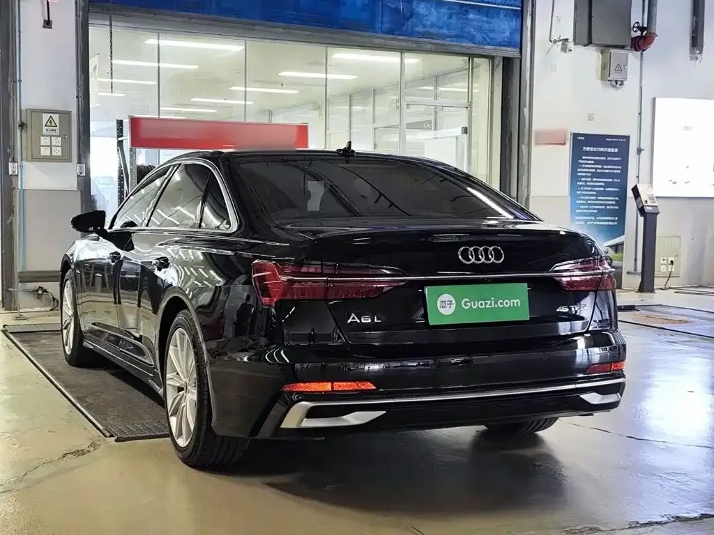 Audi A6L — фото 9