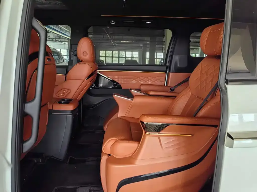 GAC Motor Trumpchi M8 — фото 10