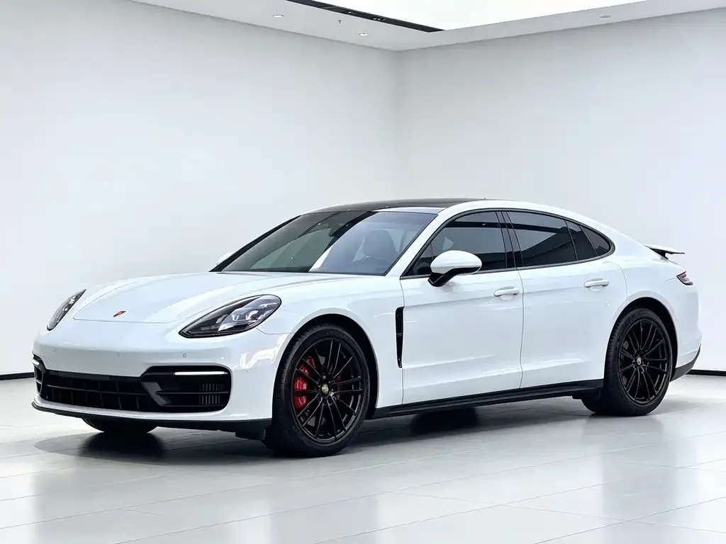 Porsche Panamera — фото 1