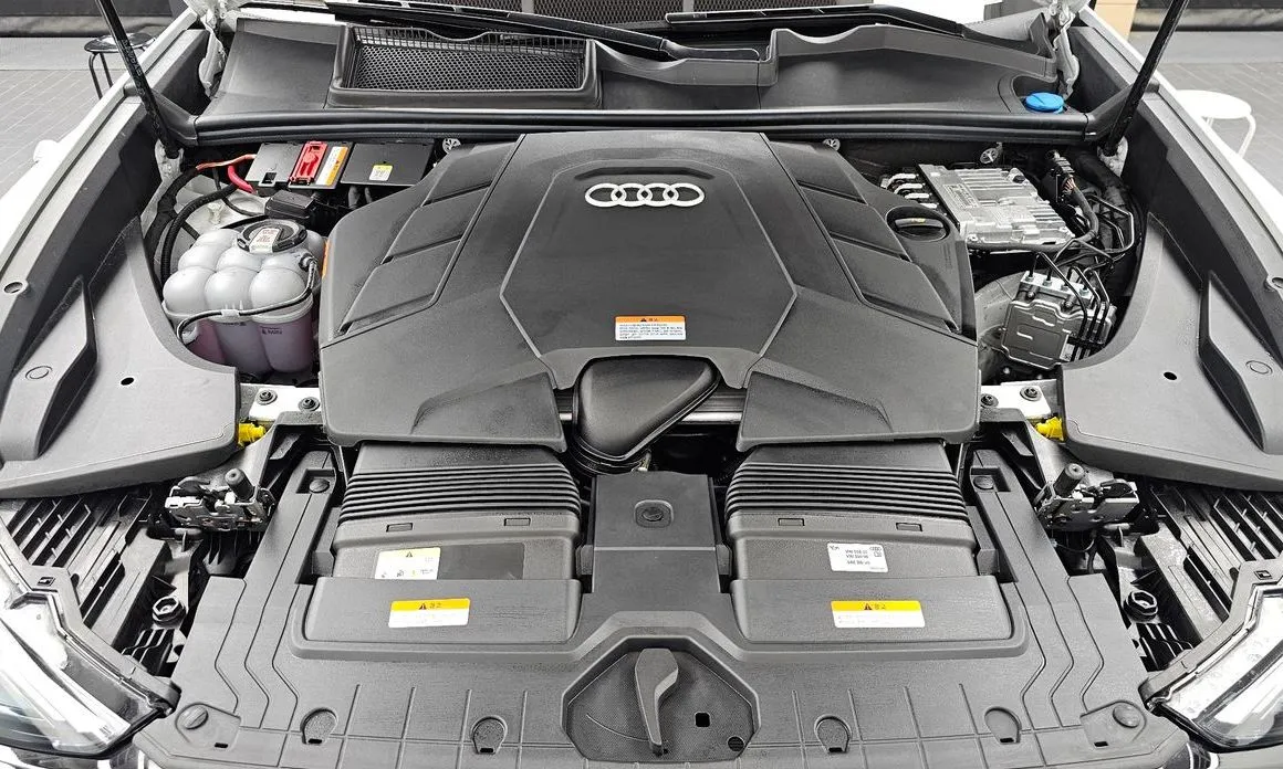 Audi Q8 — фото 10