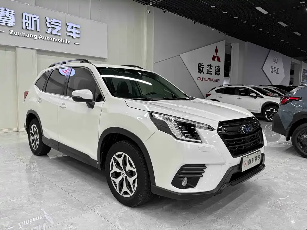 Subaru Forester — фото 4