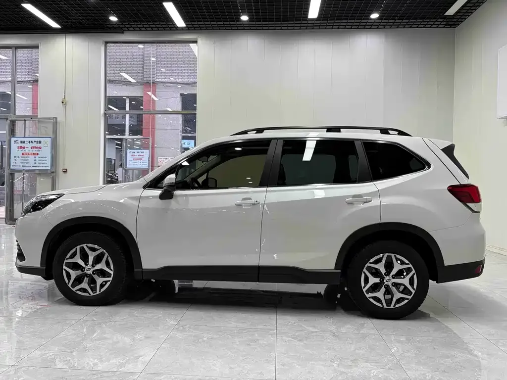 Subaru Forester — фото 6